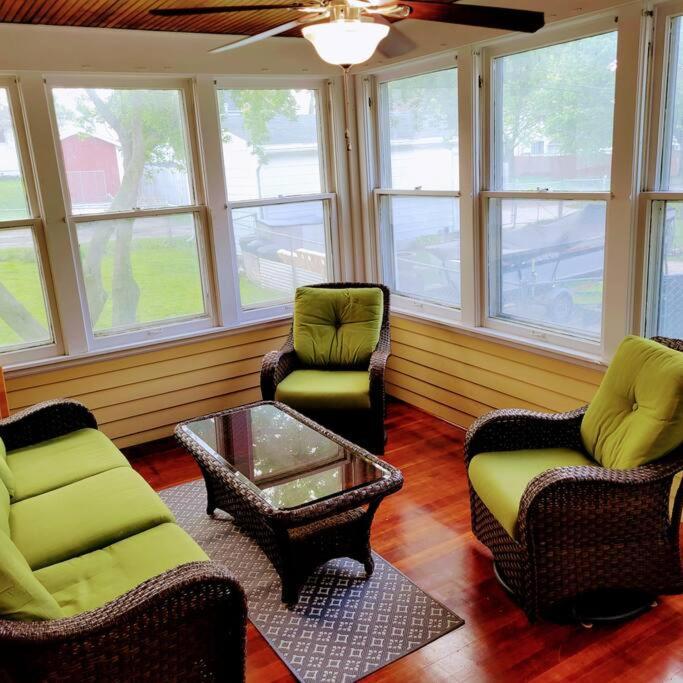 Charming Restored 1891 House Fort Atkinson Экстерьер фото