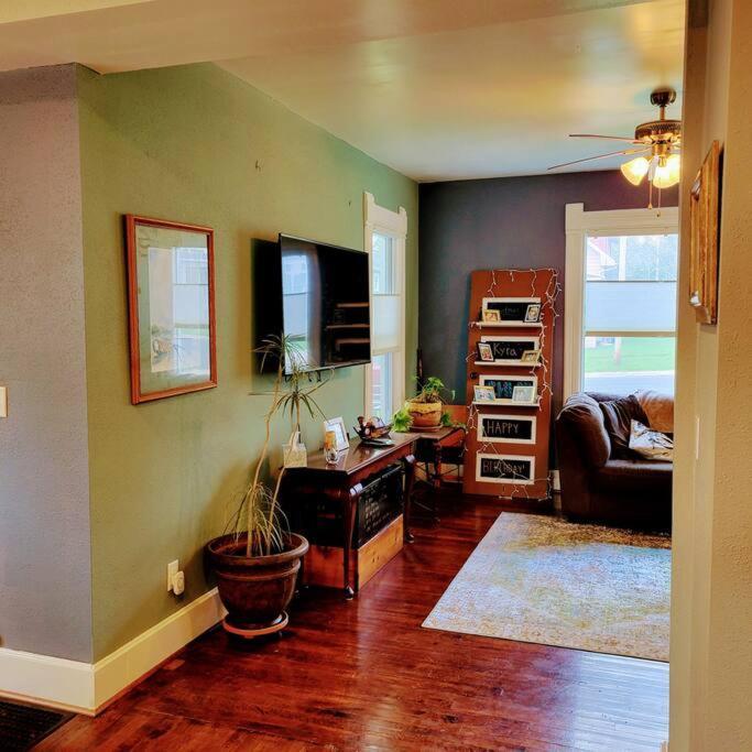 Charming Restored 1891 House Fort Atkinson Экстерьер фото