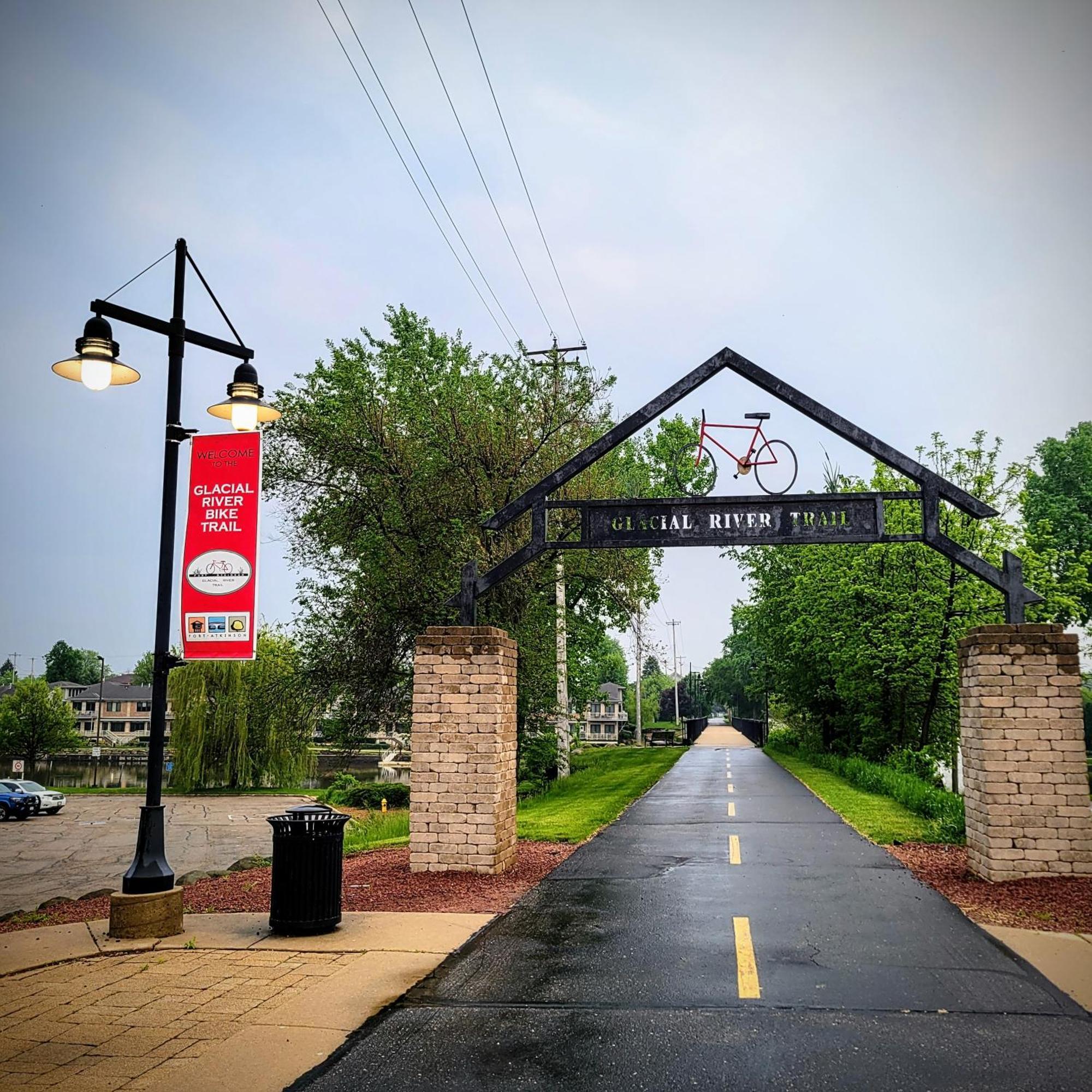 Charming Restored 1891 House Fort Atkinson Экстерьер фото